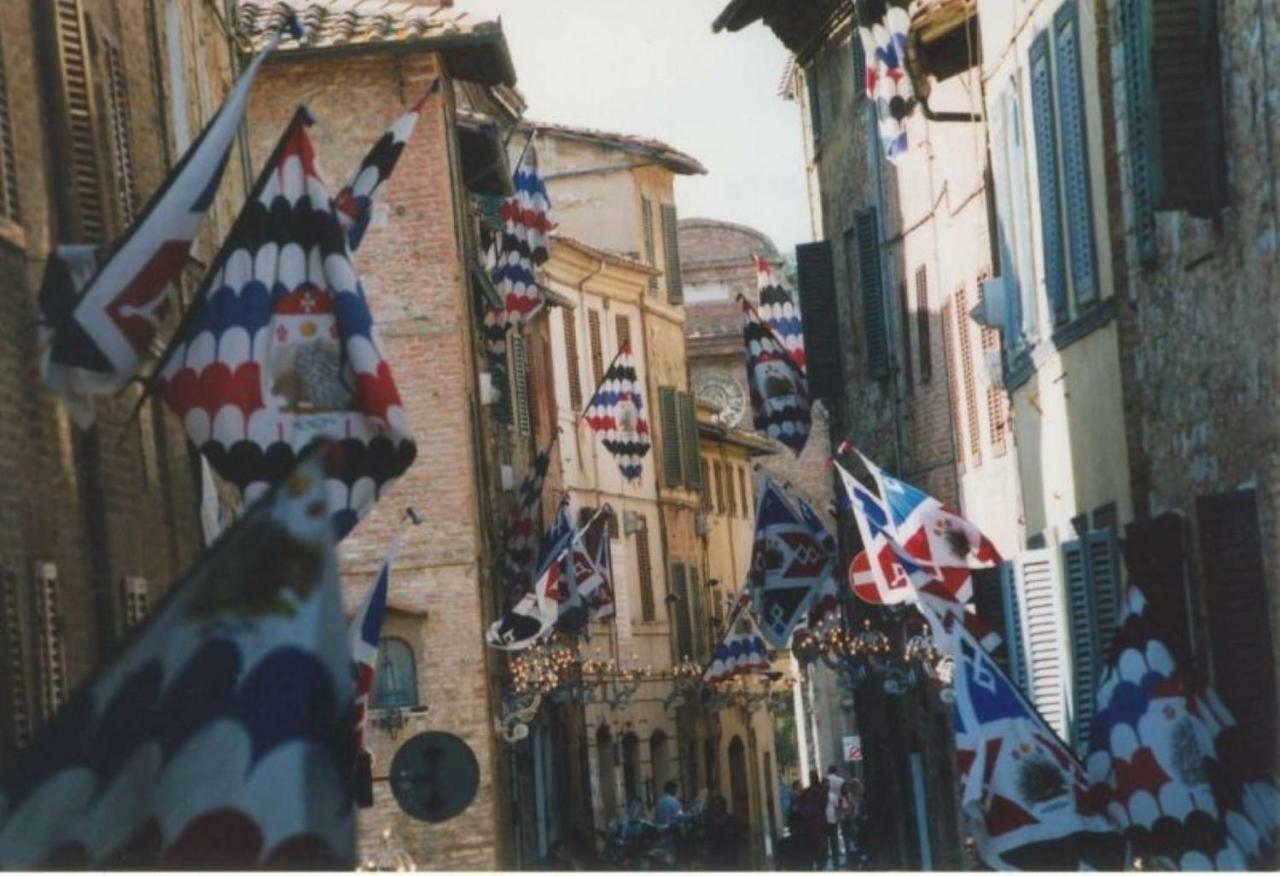 La Casa In Camollia Appartement Siena Buitenkant foto